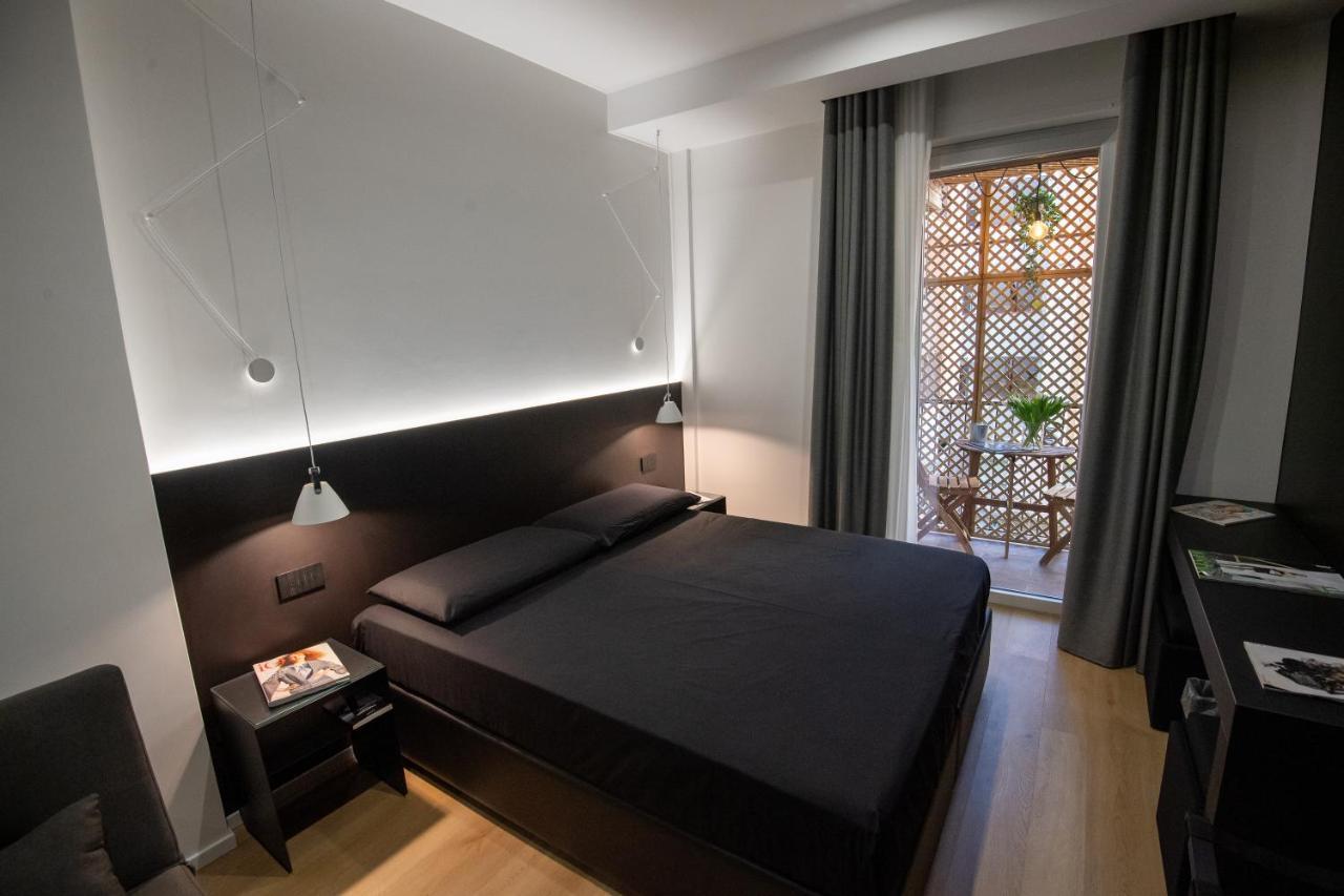 Contemporaneamente 147 - Modern & Comfort Rooms Bari Exterior photo