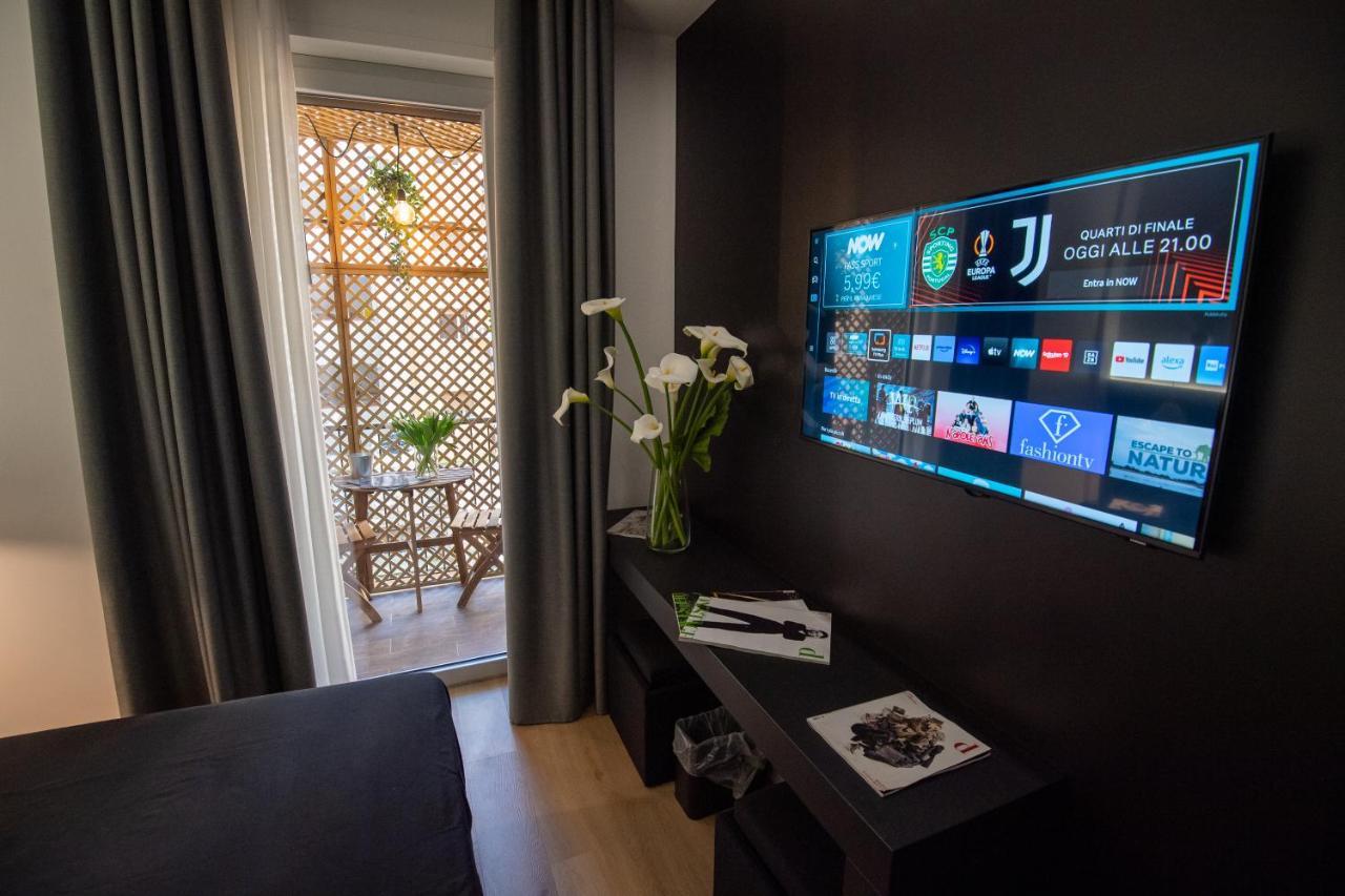 Contemporaneamente 147 - Modern & Comfort Rooms Bari Exterior photo
