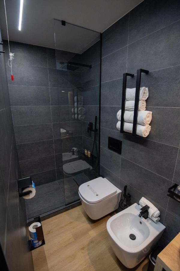 Contemporaneamente 147 - Modern & Comfort Rooms Bari Exterior photo