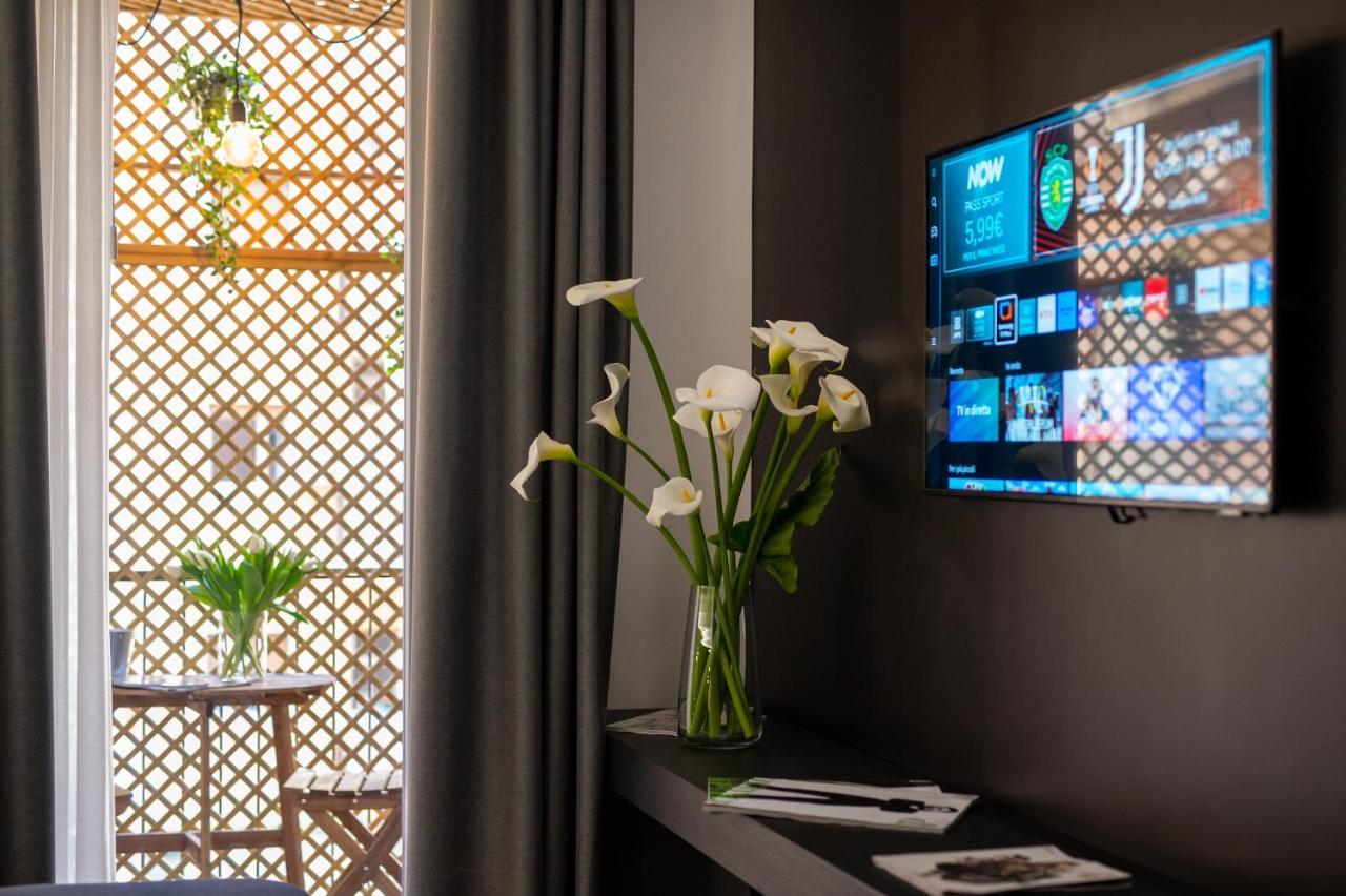 Contemporaneamente 147 - Modern & Comfort Rooms Bari Exterior photo