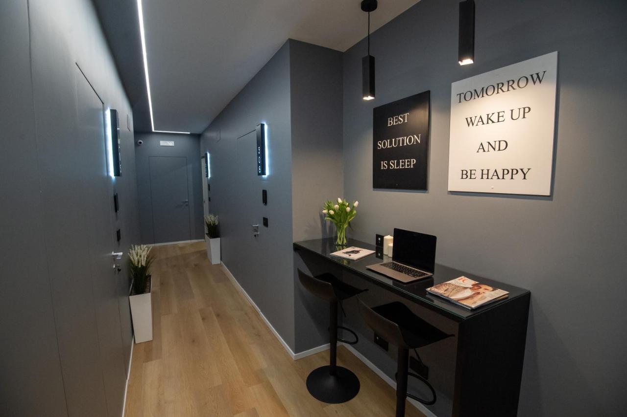 Contemporaneamente 147 - Modern & Comfort Rooms Bari Exterior photo